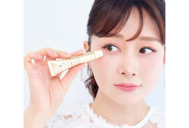 石井美保さん 昼のメイク直し