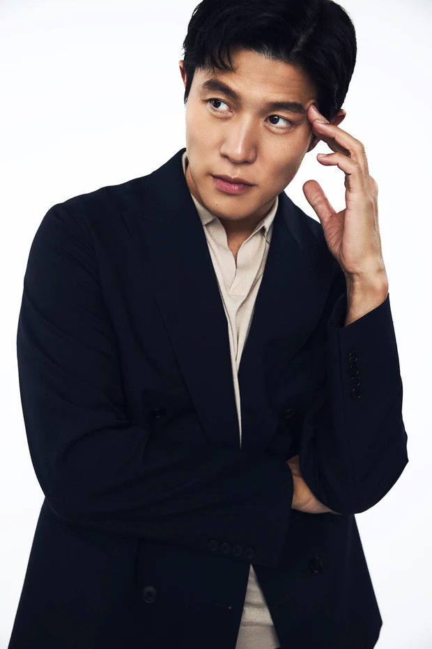 期待を裏切らない男・鈴木亮平さんの大人の色気にクローズアップ_5