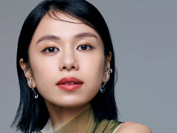 【ハイライトの入れ方】顔のくぼみ＆くすみをカバー！白・ベージュ・ツヤ・マットの使い分けを指南