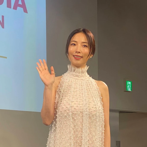 MEGUMIさん・君島十和子さんの美の秘訣とは？年齢を重ねても美容を楽しむためのハッピーポジティブエイジング【MAQUIAサロン】 |  マキアオンライン(MAQUIA ONLINE)