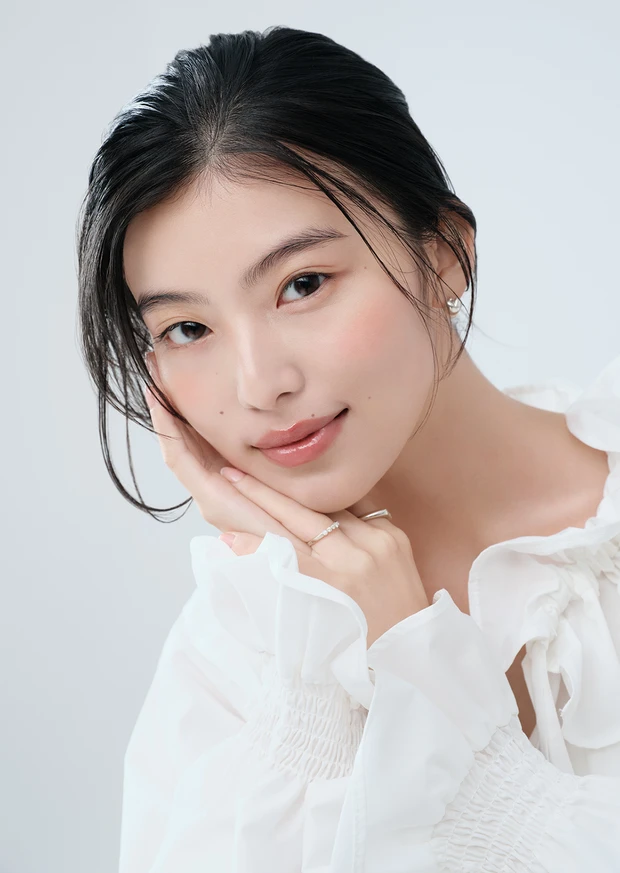 エトヴォス ミネラルインナートリートメントベース マカロンピンク　中野明海メイク　小川李奈