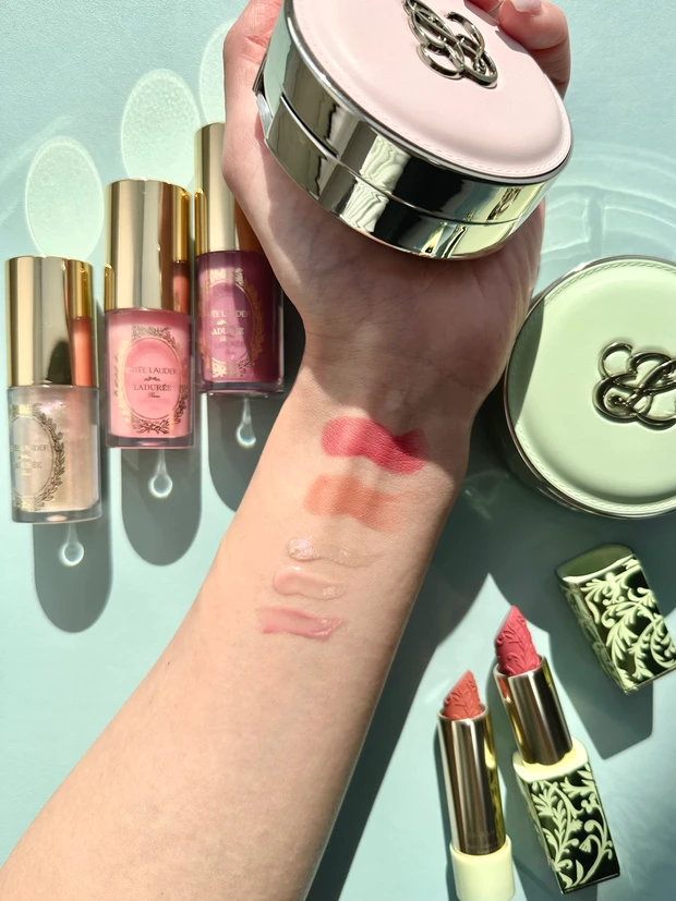 かわいすぎて全商品購入（ ;  ; ）笑
ラデュレとエスティローダーの神コラボ❤︎_2