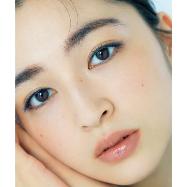 流行りのカラーマスカラ、どう使うの？ 浮かないポイントをpaku☆cha…