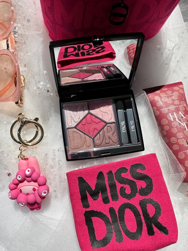 ピンクモチベ♡ディオールのアイシャドウはチェック済み??♡_1