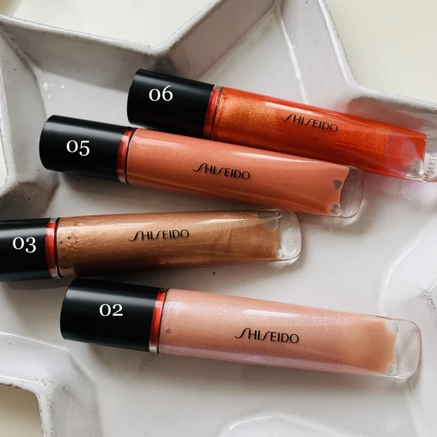 初夏に映える、ミラーのようなつやとシアーな発色の『SHISEIDO』のリップグロス。心弾む季節、ハッピーカラーを唇に #マンデーカラースウォッチ_3
