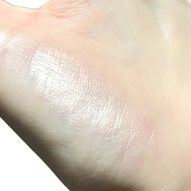 マキアインフルエンサーが「ウォンジョンヨ　メタルシャワーペンシル」をカラー別に紹介！ 「02.サンドムーン」をレビュー