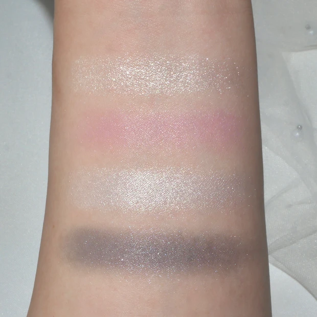 CHANEL シャネル レ キャトル オンブル 19 デニム ドリーム 限定