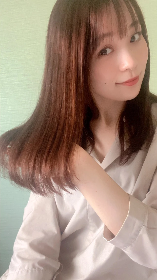 梅雨を乗り切る最強ヘアスタイル【コーラルグレージュ×髪質改善ストレート】2021年夏ヘア_3