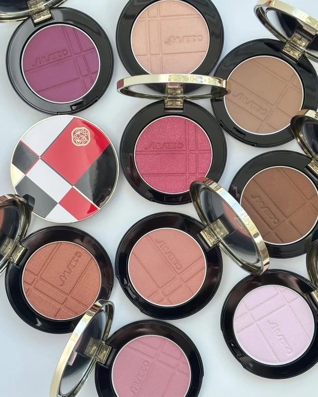 SHISEIDO カラー＋グロウ エンハンサー