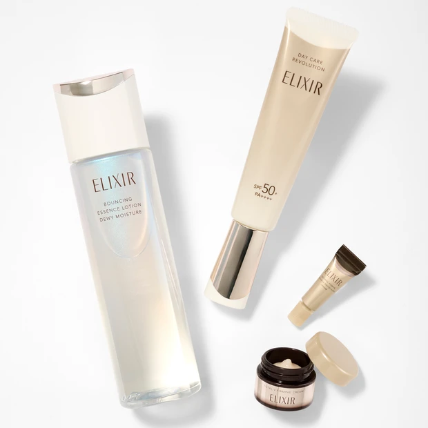 2026年3月28日開催 マキアサロン お土産 【エリクシール】(左から)リフトモイスト ローション みずみずしいタイプ ba、デーケアレボリューション + ba、レチノパワー リンクルクリーム ba(小型サイズ)、トータル V ファーミングクリーム(小型サイズ)