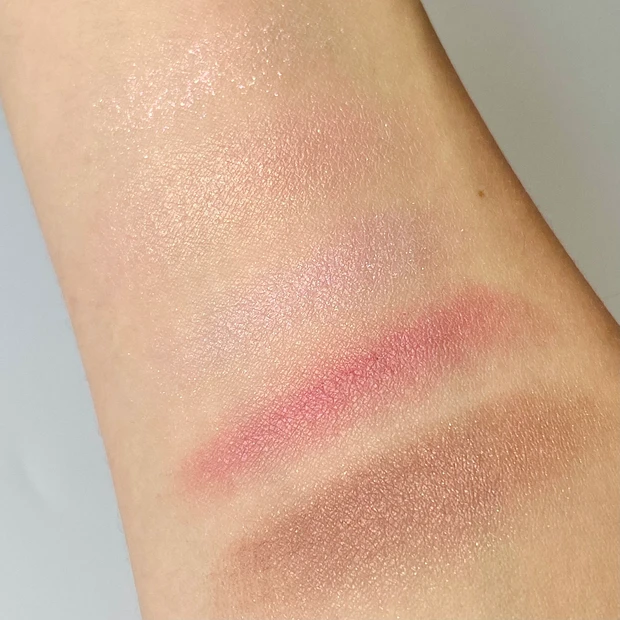 ジルスチュアート　アイシャドウ　02