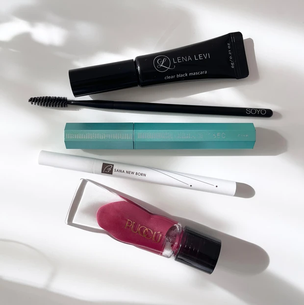 眉毛が整うと顔全体が整う