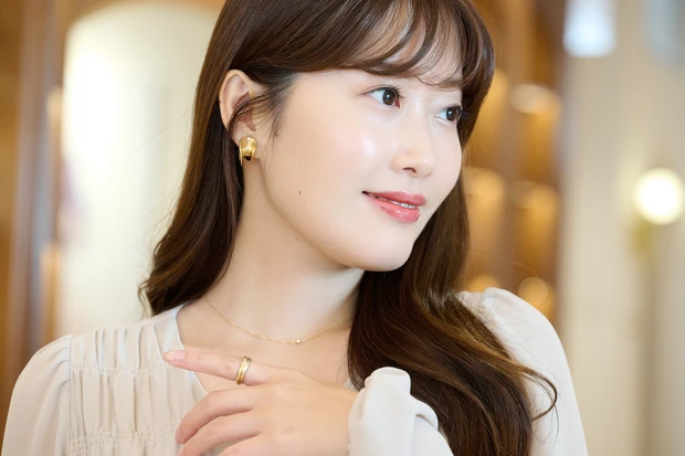 ハーリップトゥ　MAYO　アクセサリー　メイク　ヘアスタイル