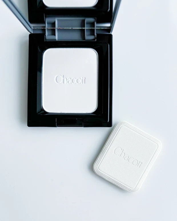 チャコット プレストパウダー 色選び 001 クリア
