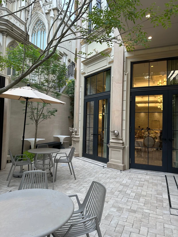 口紅型チョコレートの色までこだわった「ツインスタンドのサマーフルーツアフターンティー」_1_1