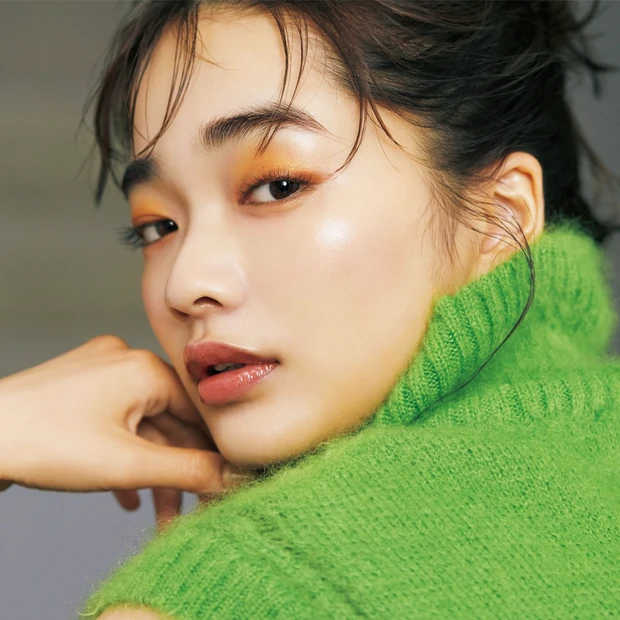 秋コスメ　見上愛   カラーメイク　アイメイク