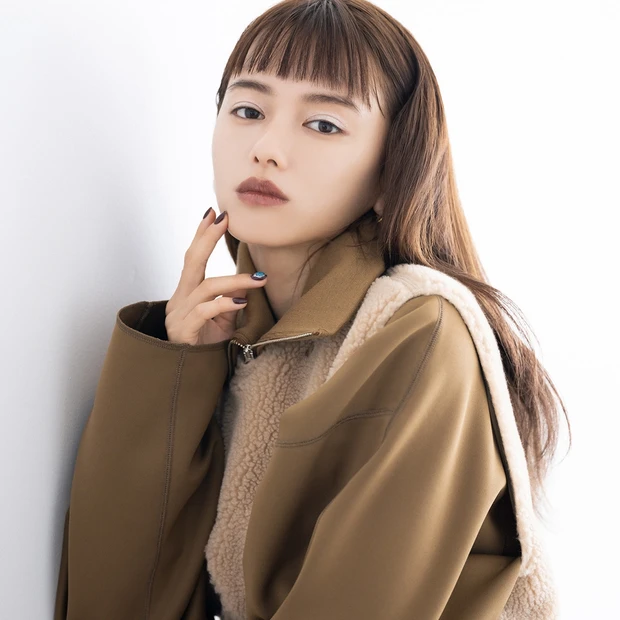 この秋、ハズせないブラウンリップ。どれを選べば?【山本舞香×北原果】高発色でシアーな質感が正解!_3