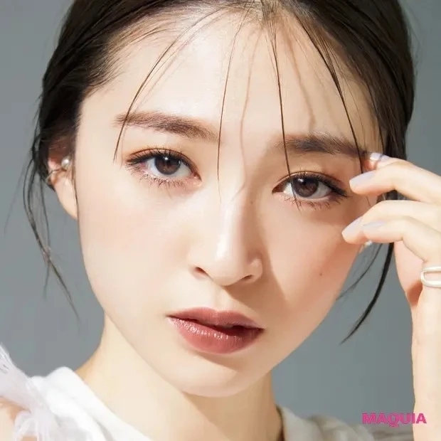 【ADDICTIONの人気アイテム】ザ アイシャドウ ティントでメイク_まぶたに赤を仕込んで深みをちょい増し