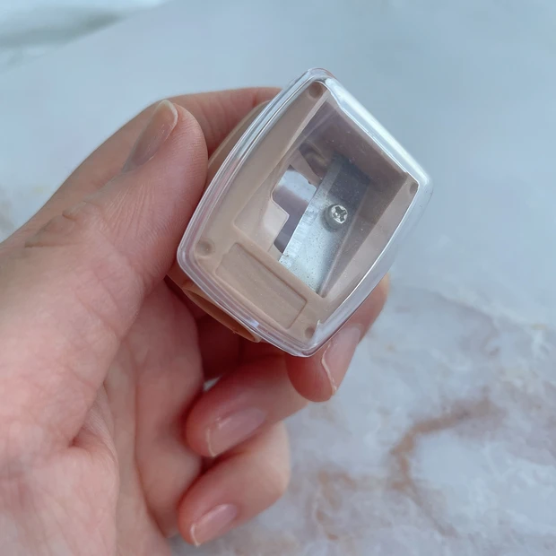 韓国　涙袋ペンシル