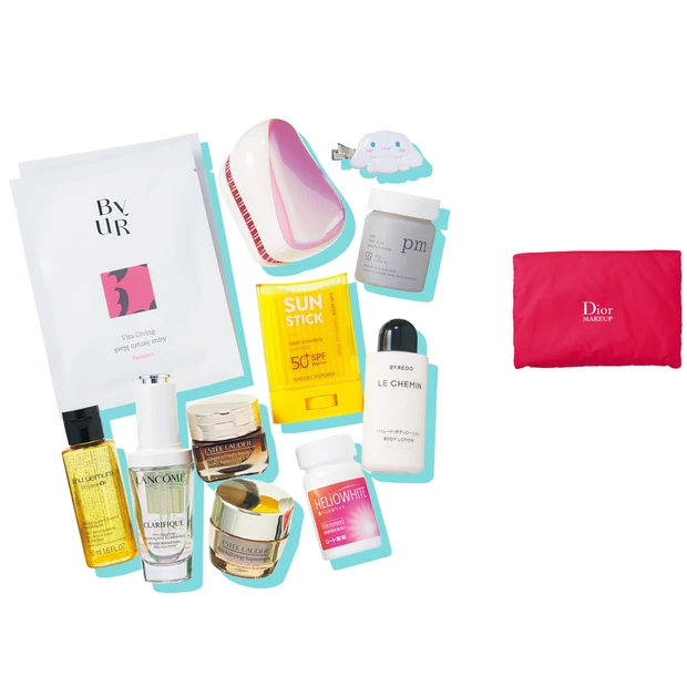 甲斐まりかさんの【トラベルポーチの中身】。4泊6日バルセロナ旅行へ持って…