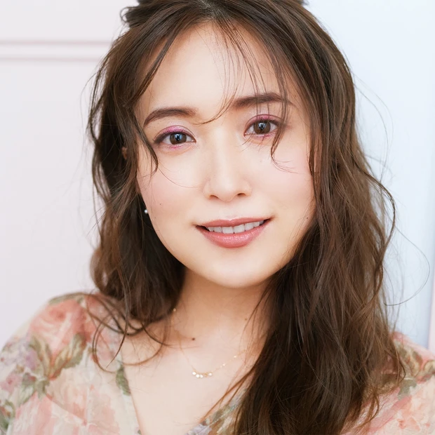 衛藤美彩さん主演でお届け！ ときめきを呼び覚ますジルスチュアートの輝きピンクメイク
