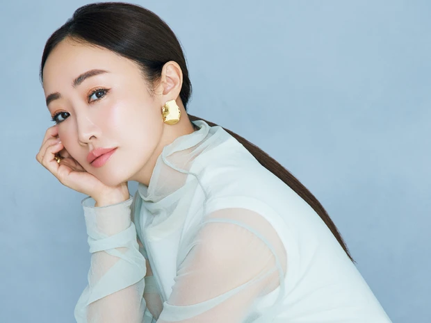 寝るときは髪を全上げ＆夜アイロンも欠かさない！ 神崎 恵さんの美髪メソッド