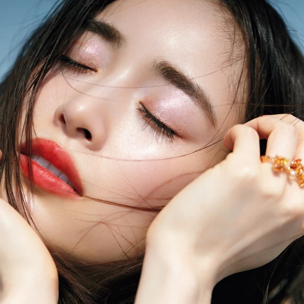 この夏は「素美人」を目指そう! きらめく透け色まぶたのアイメイクで、セン…