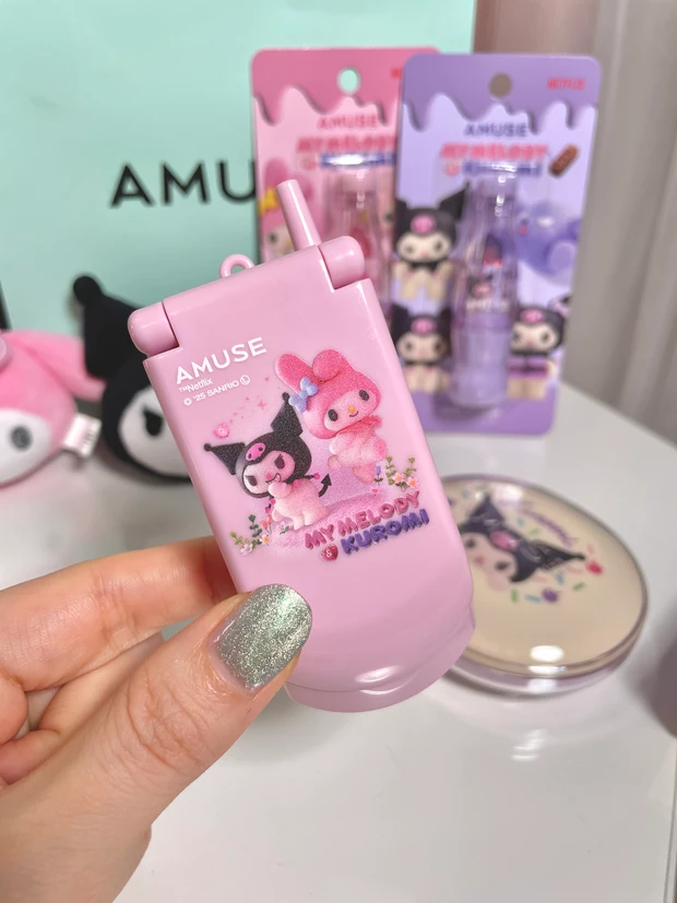 ケータイ型のこれは…