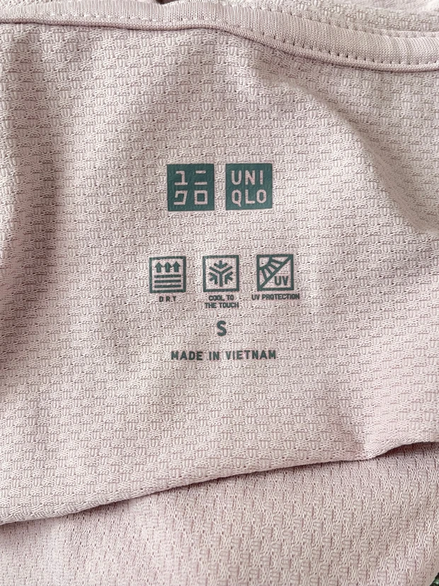 UNIQLO ユニクロ　UVカットパーカー　エアリズム