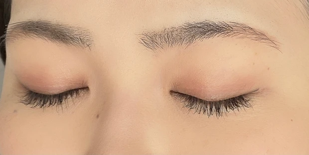 【いつもとは一味違う色気のある目元へ】ブルベ、イエベ問わず使える赤みブラウン【SUQQU シグニチャーカラーアイズ05緋影】_7