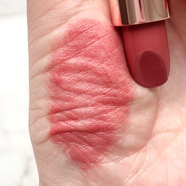 セザンヌ ラスティングステイリップカラー 01 ローズレッド イエベがスウォッチ