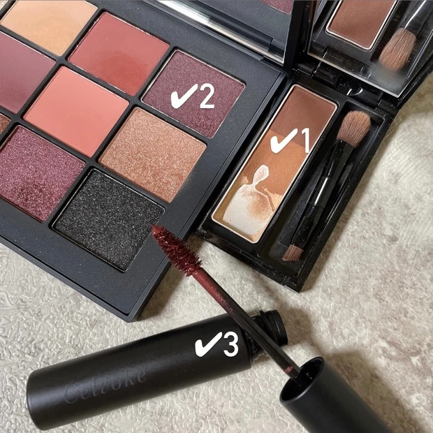 アイブロウメイクアイテム