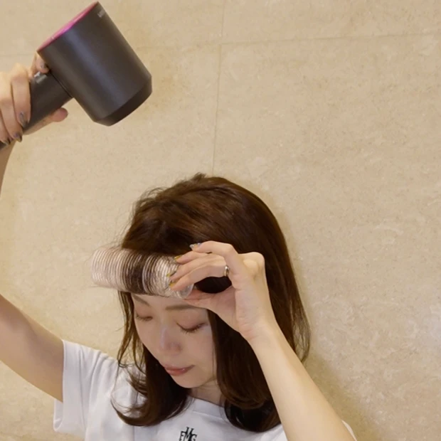 2025年夏のミディアムレイヤーカット!毛量多くても巻きやすい&オリーブベージュで透明感_6