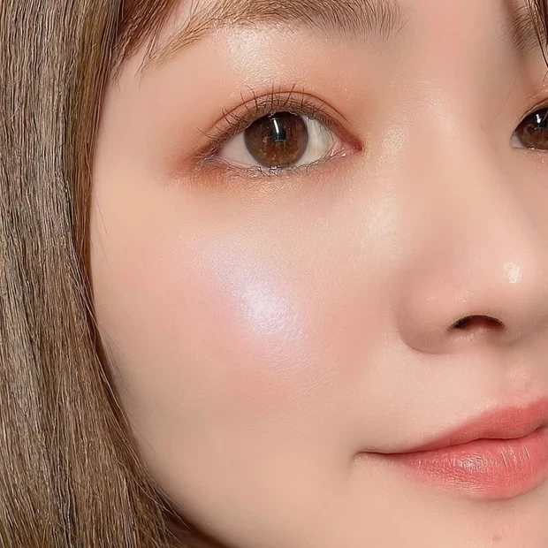 hince ヒンス トゥルーディメンショングロウチーク G003 シャインアウト