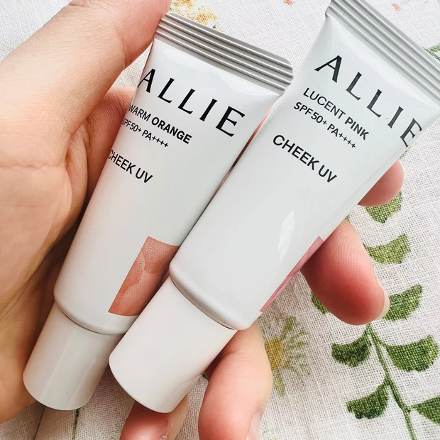 ALLIE クロノビューティーカラーオンUV 日焼け止め チーク