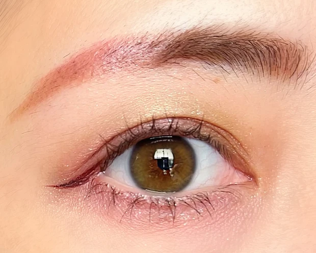 【WHOMEE(フーミー)話題の新作】イガリシノブさん的骨格理論で簡単垢抜けメイク💖【時計回りパレット・反時計回りパレット】_7_2