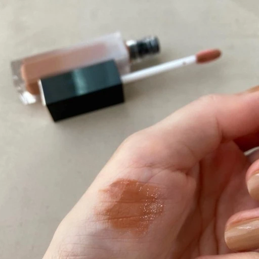 【おすすめ粘膜リップ⑤】 SUQQU（スック）「トリートメント ラッピング リップ」 人気色「02 淡羽色」　スウォッチ