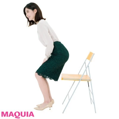 【猫背予防にも! 簡単ストレッチまとめ】チリつも習慣で肩こりを予防!_座る時はおじぎしながら