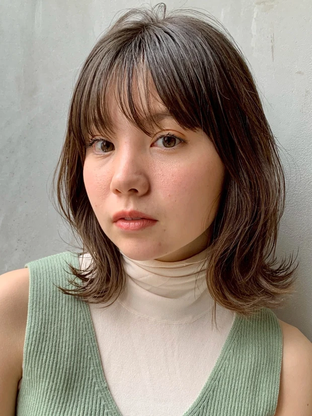 秋におすすめの髪型 ひし形シルエットで若見えも叶うレイヤーミディアム