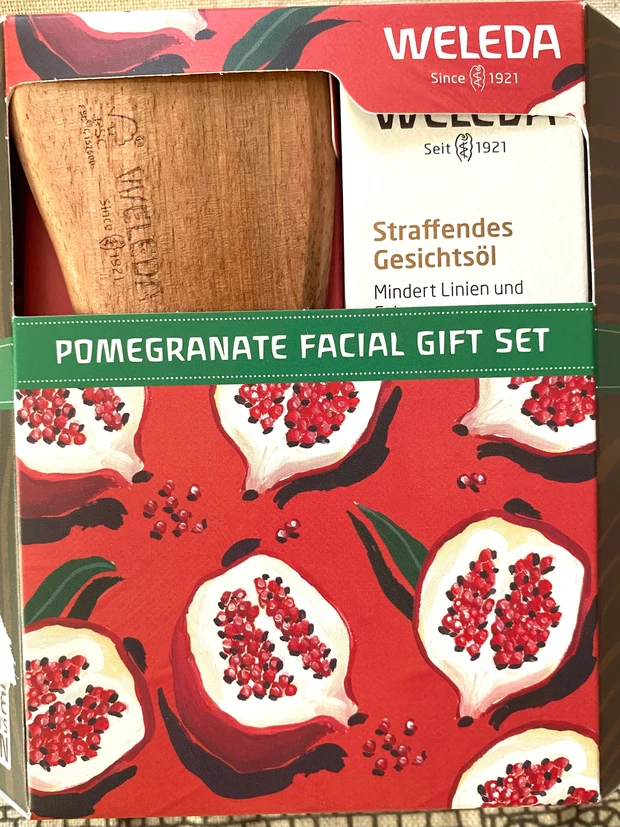 たるみ対策、マスクの下をマッサージ!木のぬくもりの癒やしのカッサ付きWELEDAのコフレ_3_1