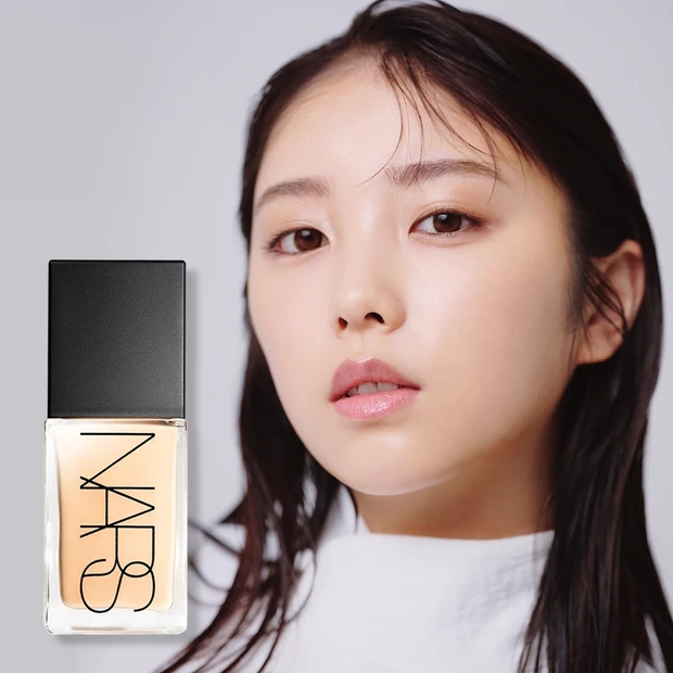 与田祐希×NARS 彼女の肌がキレイな理由――。それは、限りなくスキンケ…