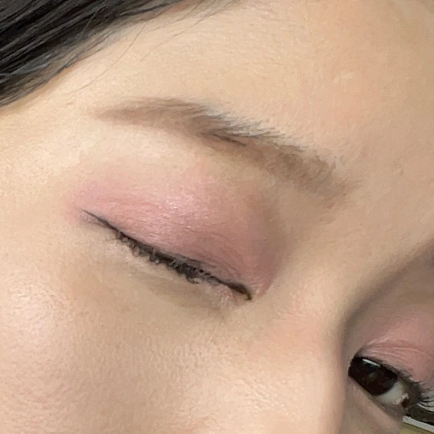 これひとつで上品な目元が完成♡色んな質のワントーンカラーで使い方自由自在！【WAKEMAKE ソフトシアーマルチパレット】_9_1