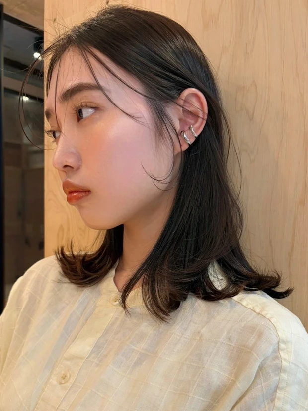 髪型 ミディアムレイヤー ミディアムヘア 2wayバング サイド