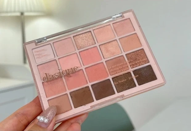 「dasique（デイジーク）」のアイシャドウ、イエベ・ブルベ別におすすめカラーを紹介！_24