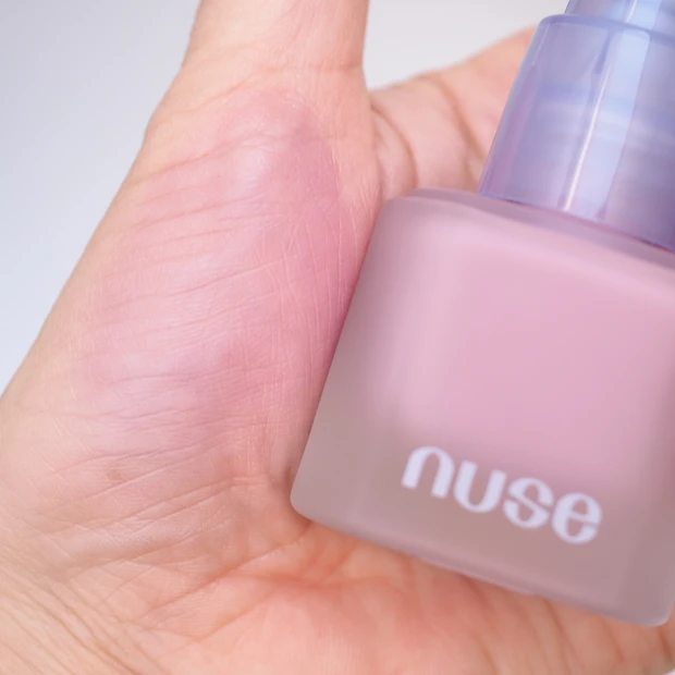 ブルベにおすすめ リキッドケアチーク 06 ミューリーボウル　のスウォッチ　透明感の出るラベンダーカラー