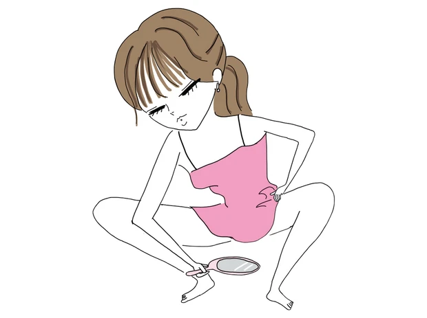 お風呂の時などに鏡を使い、色々な角度から膣まわりをチェック。
