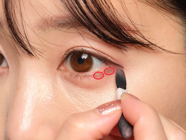 休井美郷　キャンメイク　アイパレット