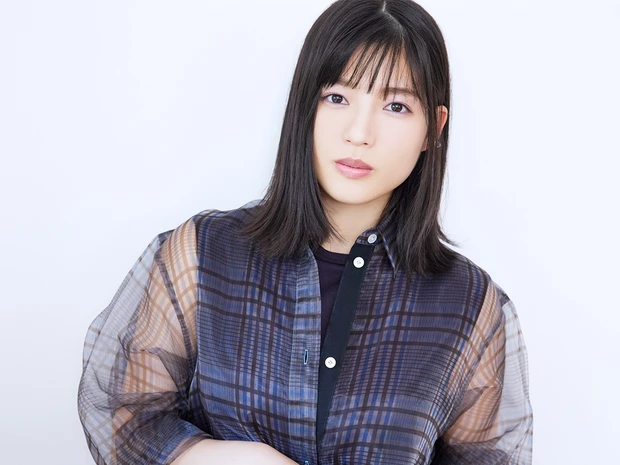 石井杏奈さんがポジティブになれるカラーメイクに挑戦!