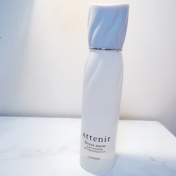 美白とシワ改善のW効果を実現した、大人女性のためのスキンケアラインの「ドレススノーローション」のご紹介_2_1