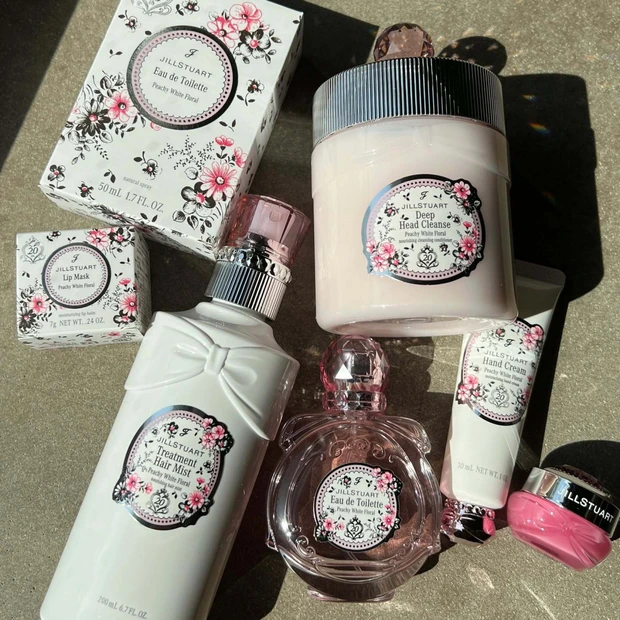 ジルスチュアートの20周年記念コレクション第二弾が登場! ピーチー ホワ…